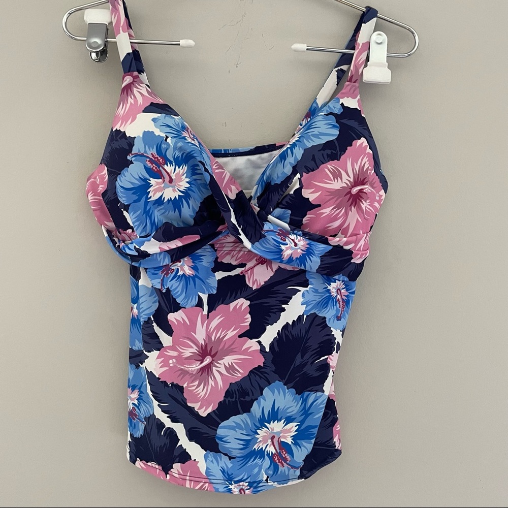 Island Escape push up floral tankini top